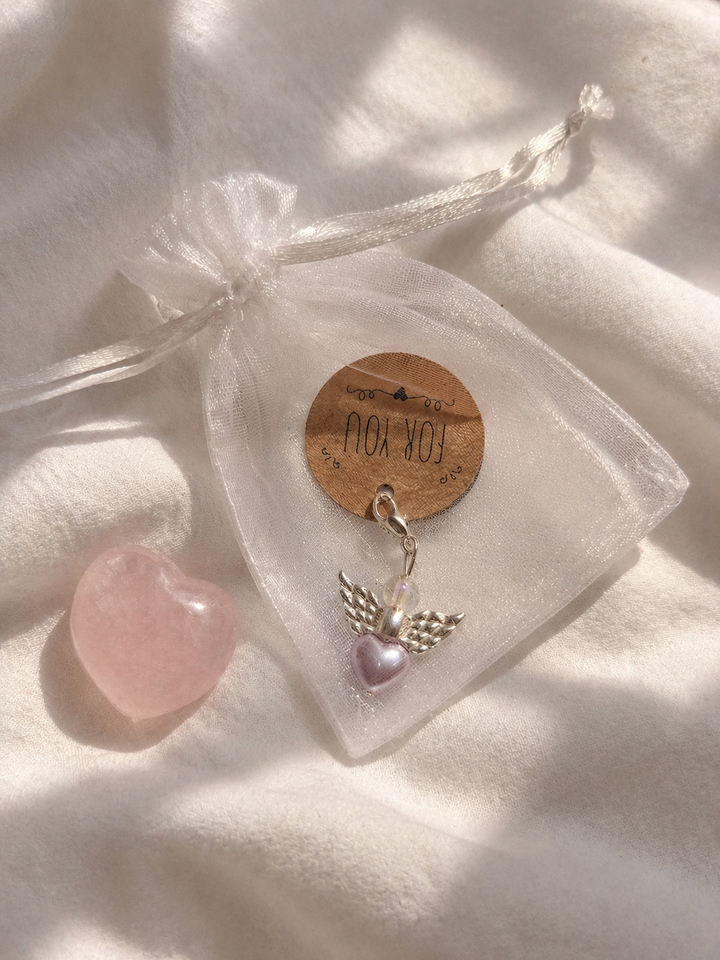 Small angel pendant with heart motif (acrylic)