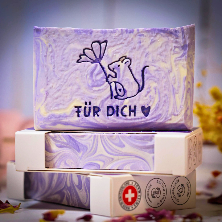 Für Dich - handgemachte vegane Naturseife- Blumiger Beerenduft