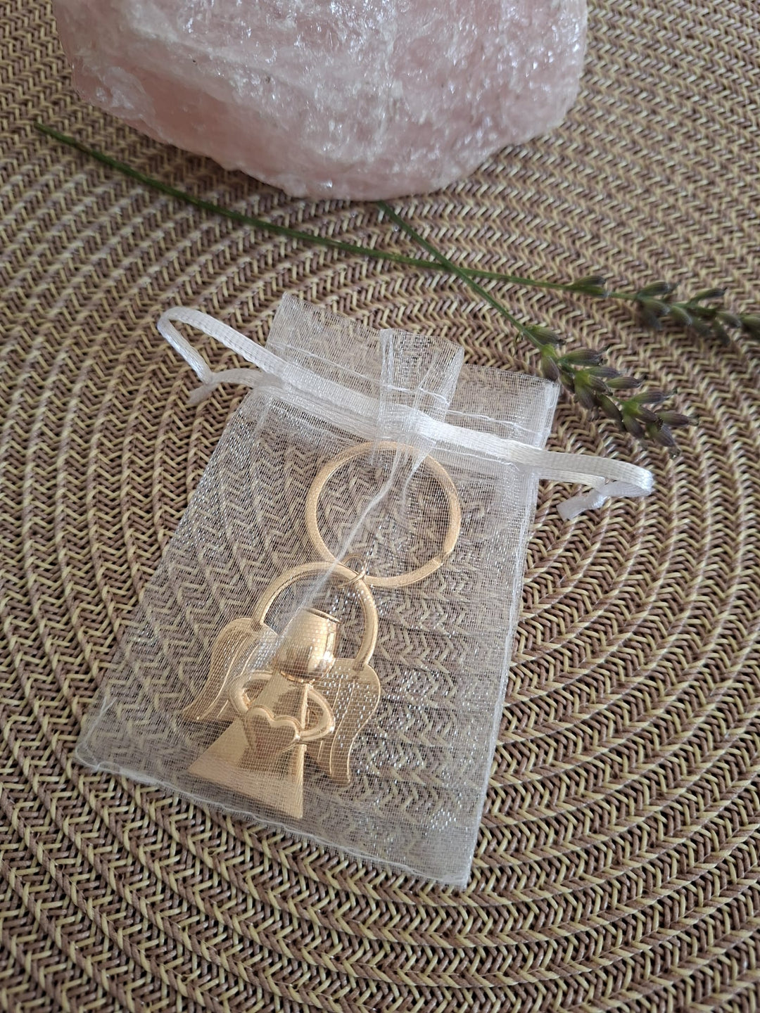 Gold-colored guardian angel key ring – with heart motif