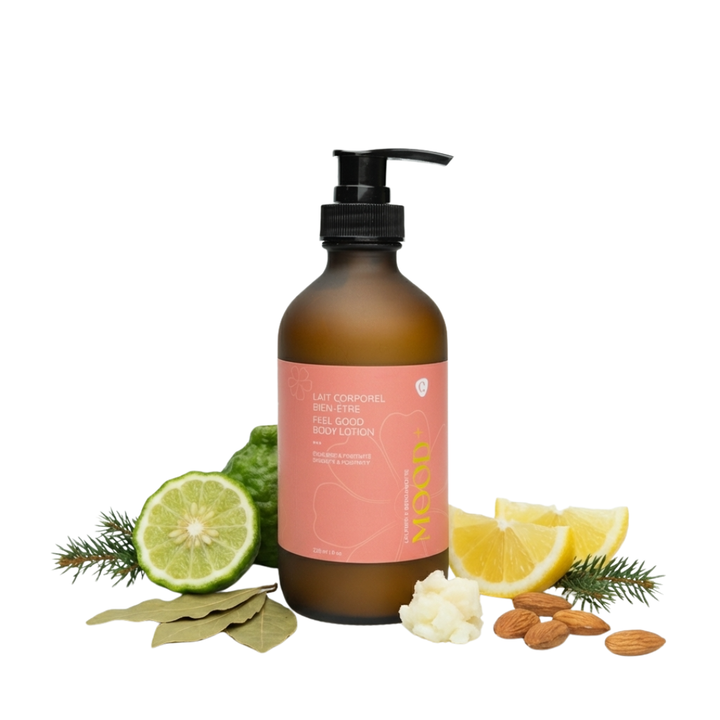 Ein Duft, der gut tut, und dein tägliches Wohlfühlritual – unsere MOOD Körperlotion ist die perfekte Antwort auf Tage, die nach neuer Energie und innerer Stärke verlangen. Als stolzer Gewinner des Swiss Beauty Awards 2026 vereint diese Lotion höchste Schweizer Kosmetik-Expertise mit der kraftvollen Wirkung der Aromatherapie. Sie weckt deine innere Energie, schenkt dir Leichtigkeit und stärkt dein Selbstvertrauen.