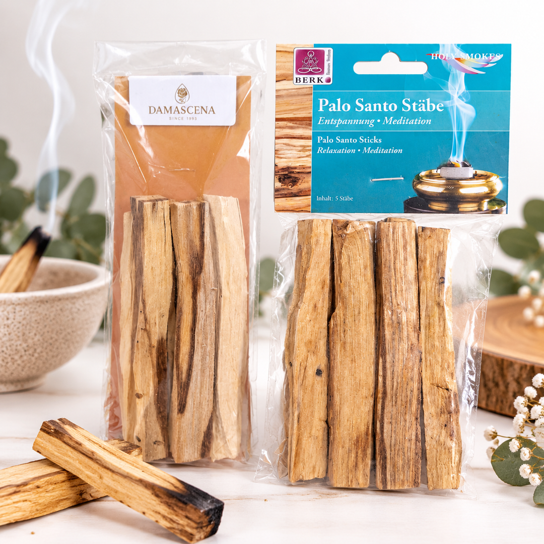 100 % naturreines Palo-Santo-Räucherholz (Bursera graveolens) zur energetischen Raumreinigung, Meditation und Förderung innerer Klarheit. Wähle zwischen den bewährten Qualitätsmarken Berk (Holy Smokes) oder der Schweizer Manufaktur Damascena (jeweils 5 Stück, ca. 10 cm).
