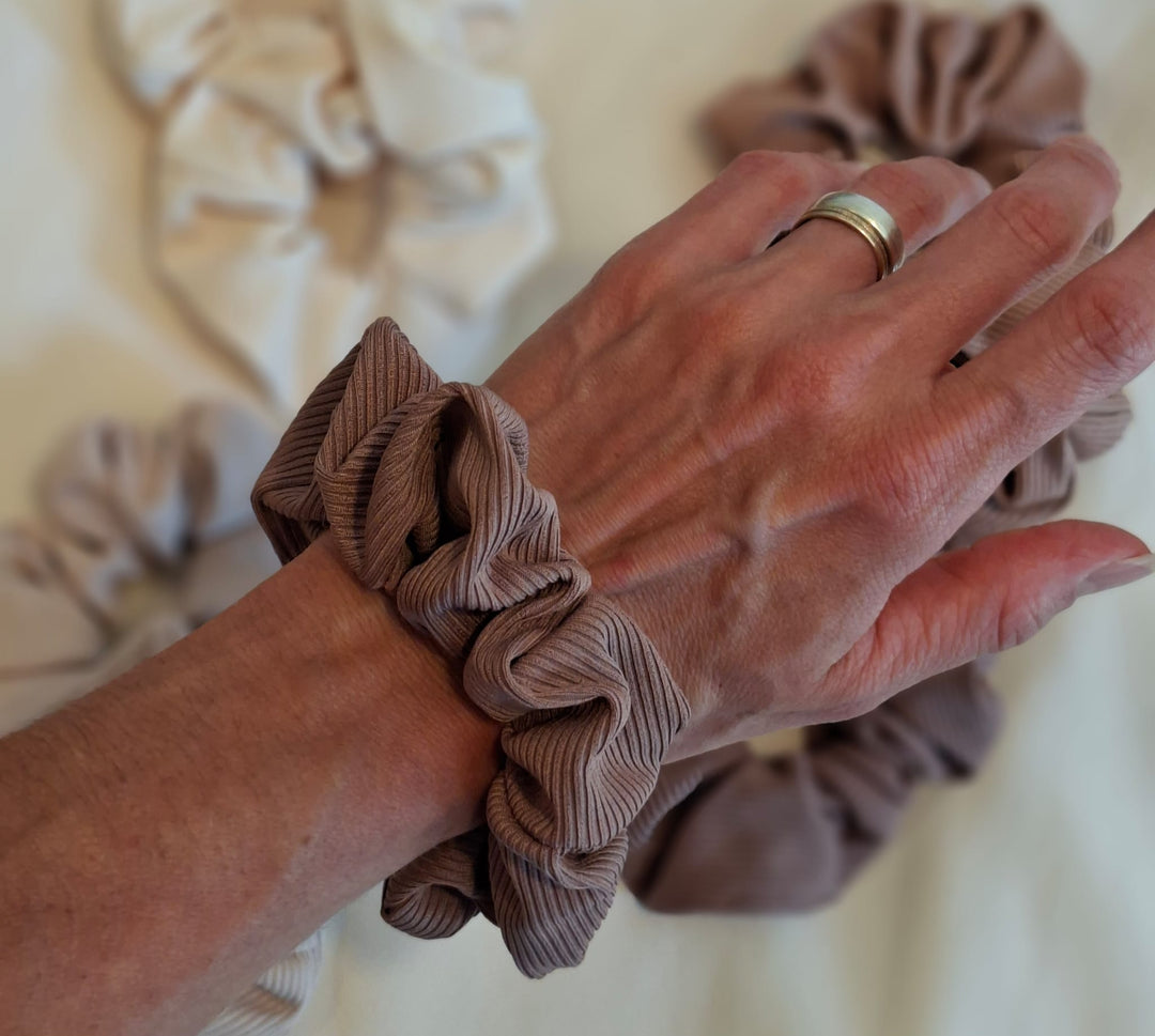 Scrunchies  Medium – weiche Haargummis in Naturtönen