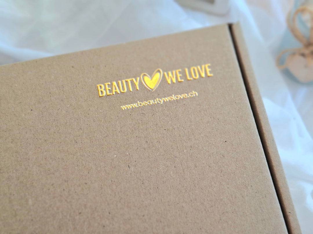 Limitierter Selfcare Adventskalender 2026 von Beauty We Love in handverpackter Geschenkbox
