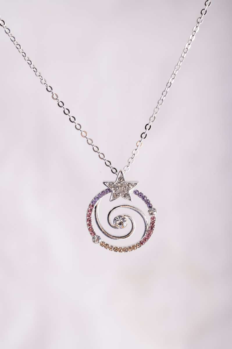 Spiralenstern Anhänger – versilbert, inkl. Kette